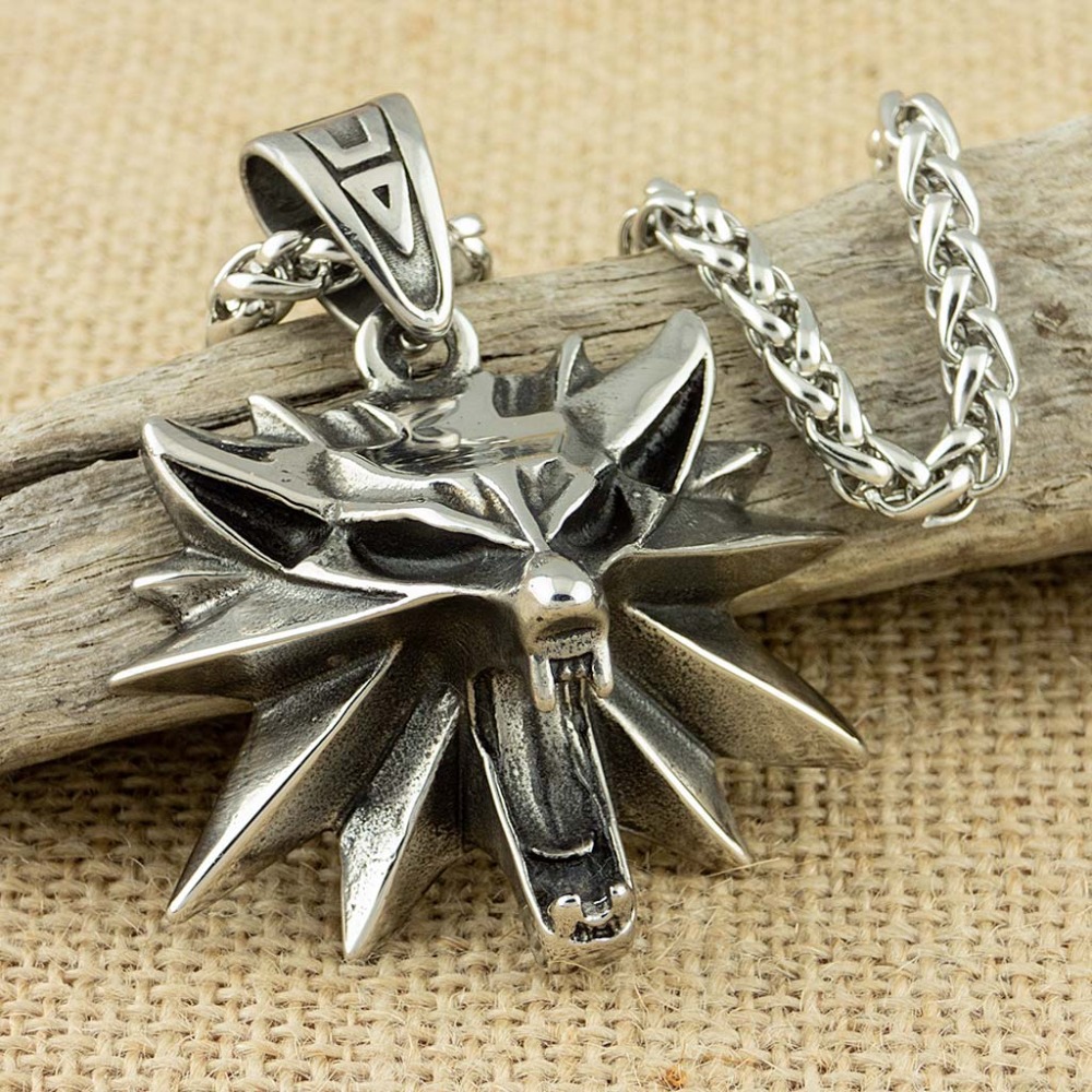 Collar con colgante de cabeza  - Wildman Hunting & Outdoor Price List reseña y precio