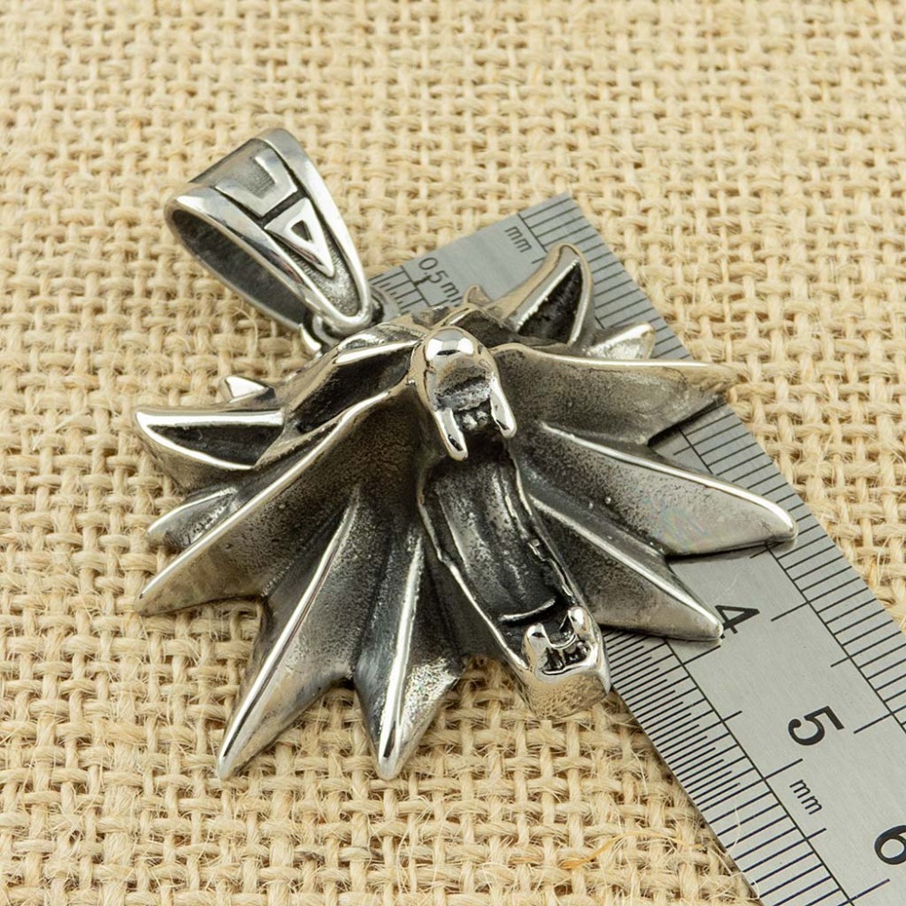 Collar con colgante de cabeza  - Wildman Hunting & Outdoor Price List reseña y precio